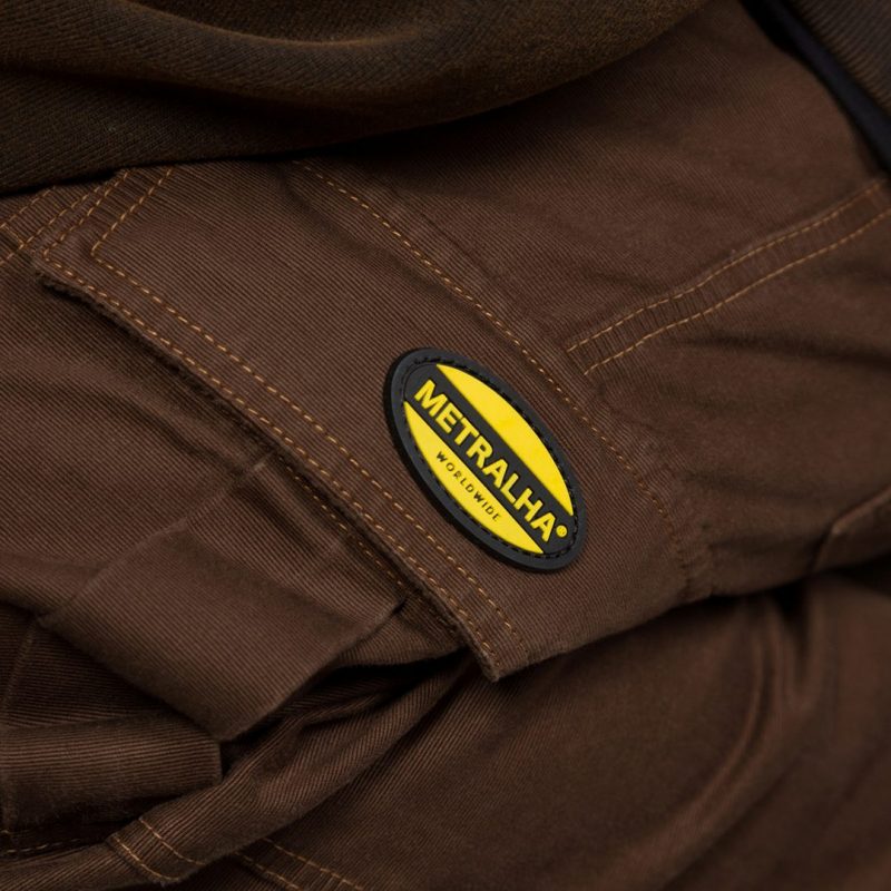 Metralha-Worldwide-Online-Store-Limited-Edition-Streetwear-Pants-Brown-Model-Crouched-Pocket-Detail